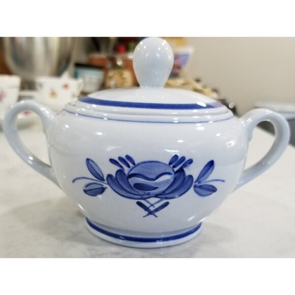 Arabia of Finland Blue Rose Sugar Bowl and Lid vintage - Picture 3 of 11